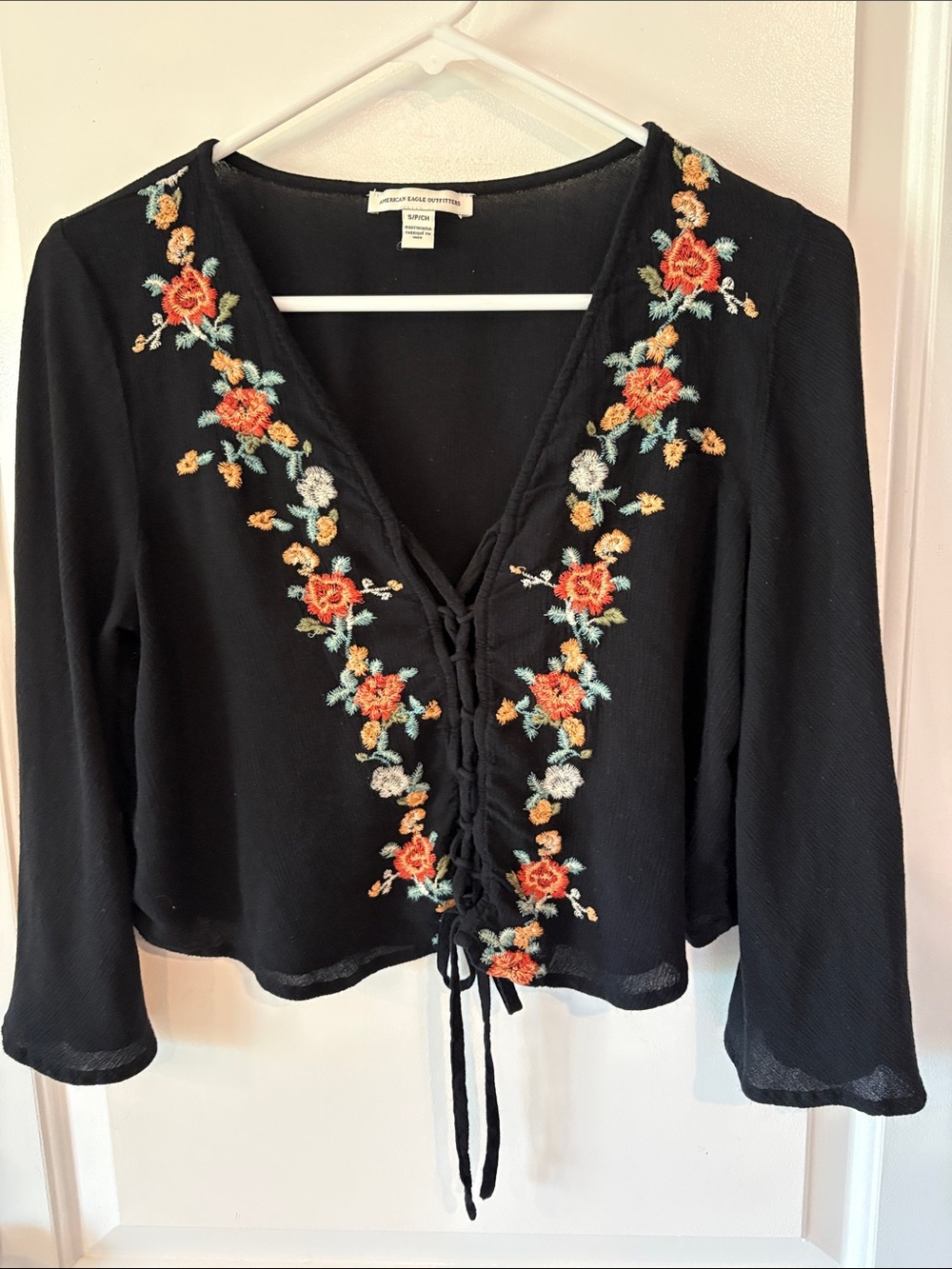 American Eagle Black Boho Lace-Up Floral Embroidered Top in EUC - size small